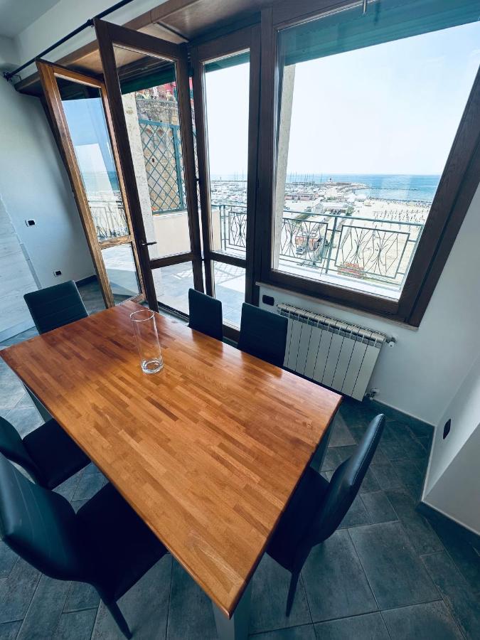 Newhouse Victoria - Sea View Apartment Nettuno Buitenkant foto