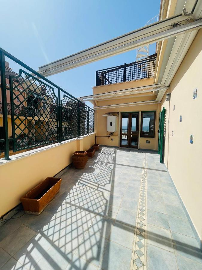 Newhouse Victoria - Sea View Apartment Nettuno Buitenkant foto
